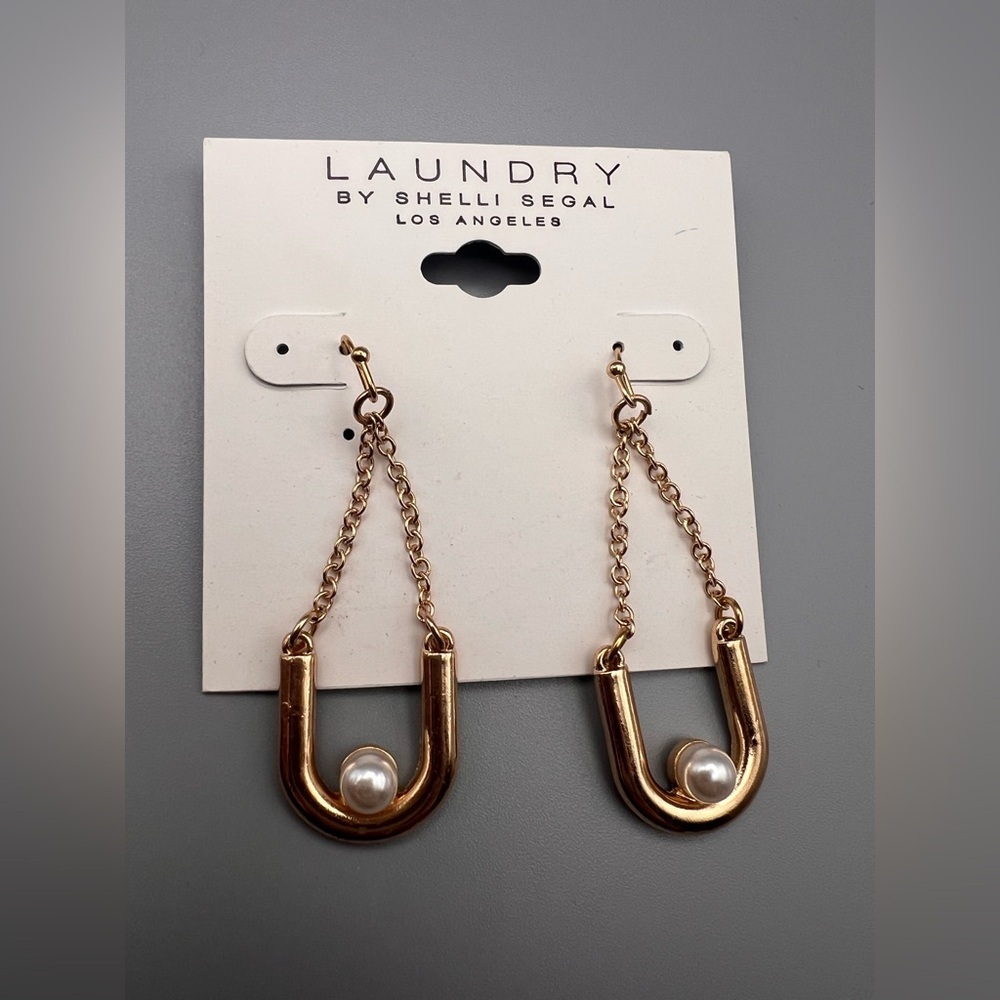 5/25 Laundry By Shelli Segal Gold and White Geometric Earrings